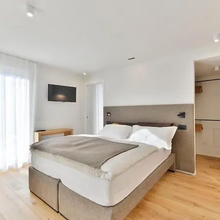 泽拜奥公寓式酒店 3*